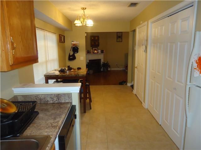 2261 Riverway Dr, Old Hickory, TN 37138