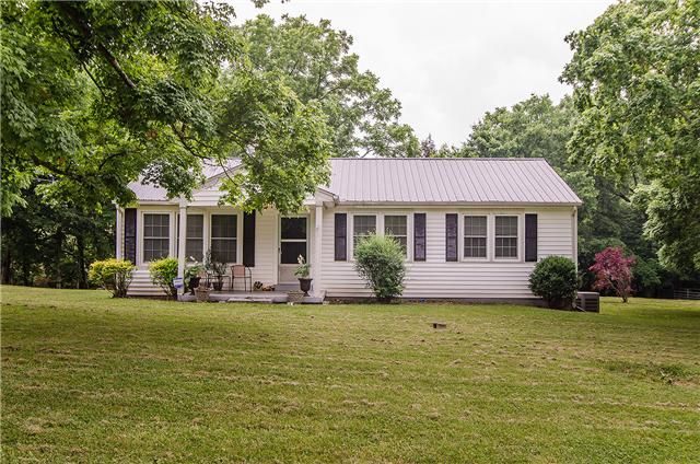 3463 Catholic Church Rd, Cedar Hill, TN 37032