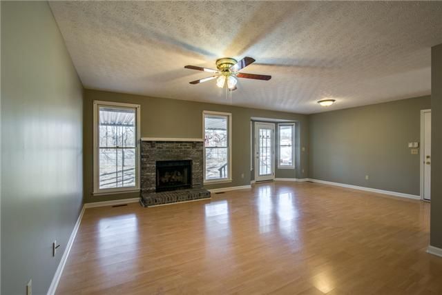 2907 Curtiswood Ln, Springfield, TN 37172
