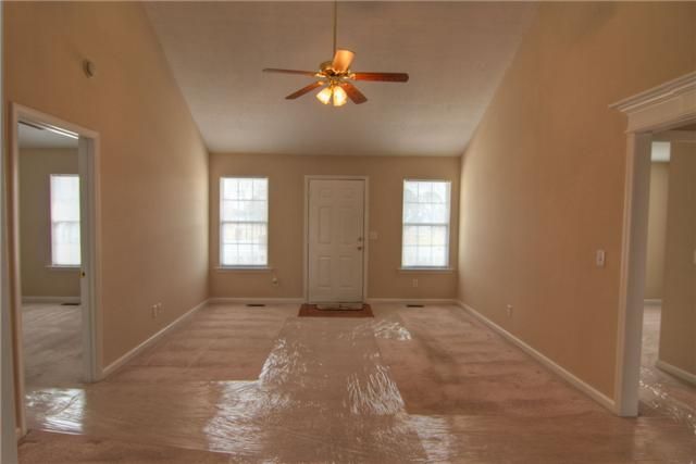 107 Hereford Ct, Murfreesboro, TN 37129