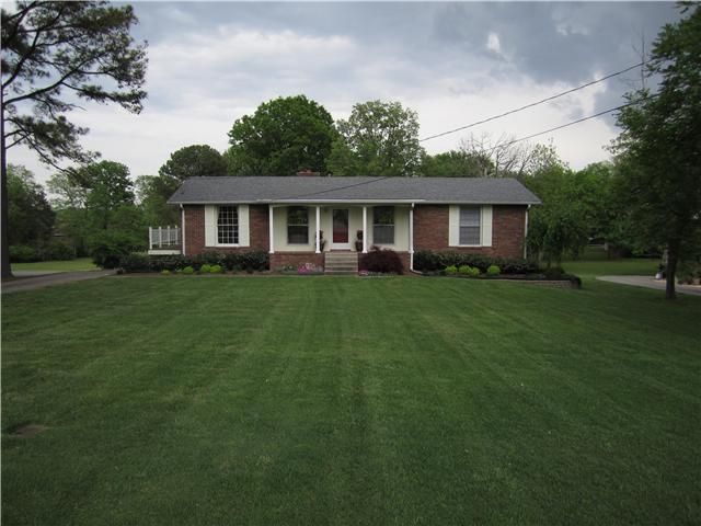 139 Maple Dr, Hendersonville, TN 37075