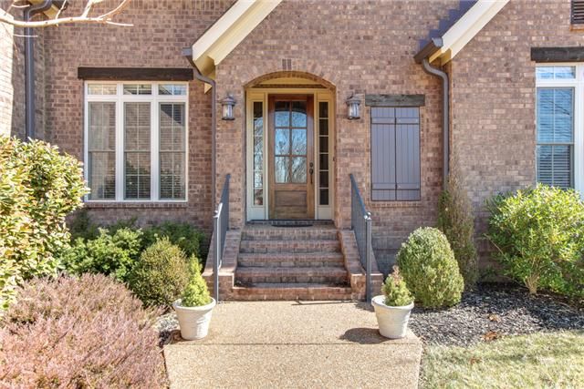 1185 Meadow Bridge Ln, Arrington, TN 37014