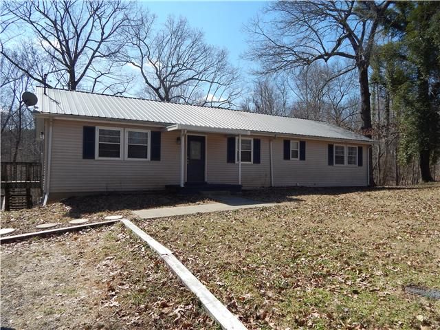 526 Joslin Spurr Rd, White Bluff, TN 37187