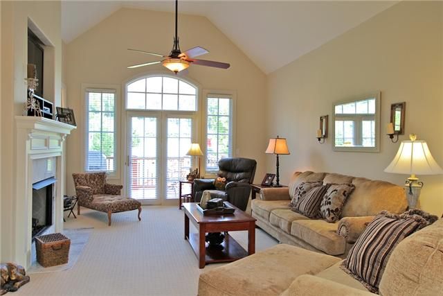 636 Nickolas Dr, Lebanon, TN 37087