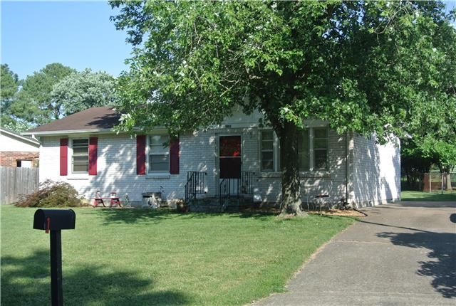 629 Hillcrest Dr, Gallatin, TN 37066