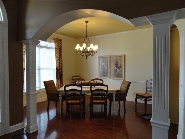 1013 Dorset Dr, Hendersonville, TN 37075