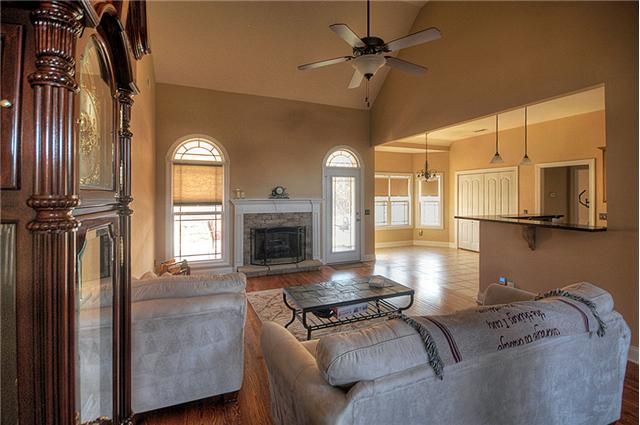 2009 W Mclaughlin St, Smyrna, TN 37167