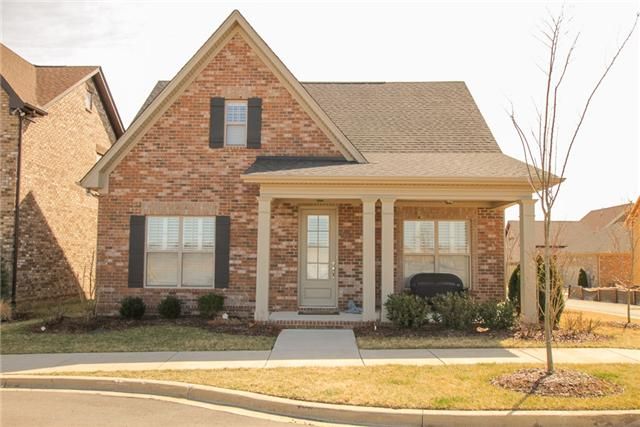 1114 Paddock Park Cir, Gallatin, TN 37066