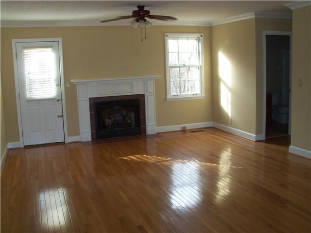 106 Redbud Dr, Dickson, TN 37055