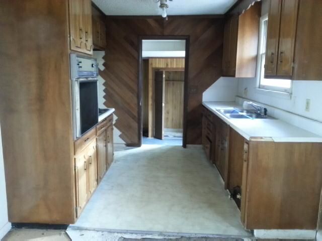 2869 Creekview Dr, Nashville, TN 37217