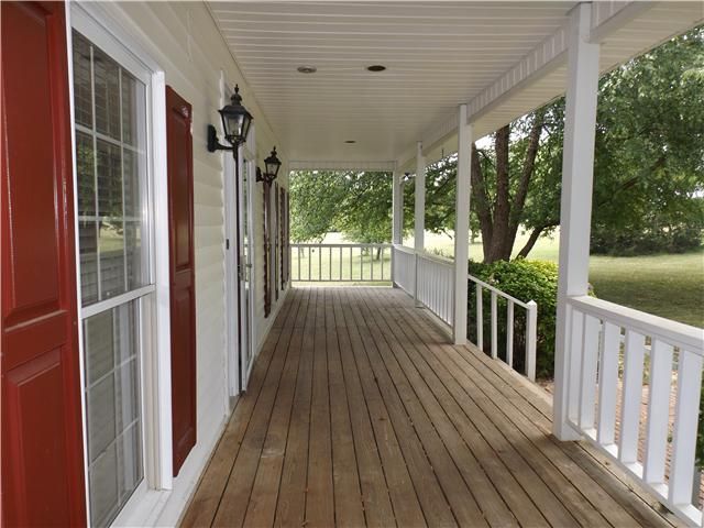 1003 Wood Ln, Greenbrier, TN 37073