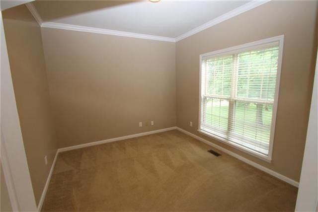 2804 Iroquois Dr, Thompsons Station, TN 37179