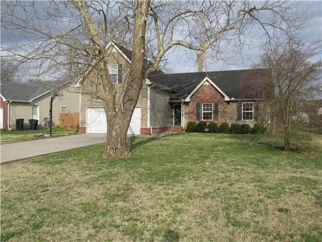 3182 Holsted Dr, Murfreesboro, TN 37128