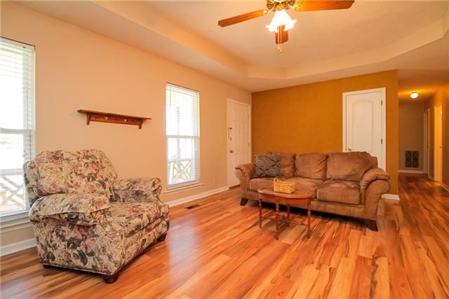 2239 Eastview Dr, Murfreesboro, TN 37128