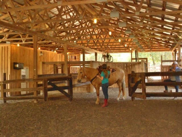 135 Sullivan Rd, Dickson, TN 37055