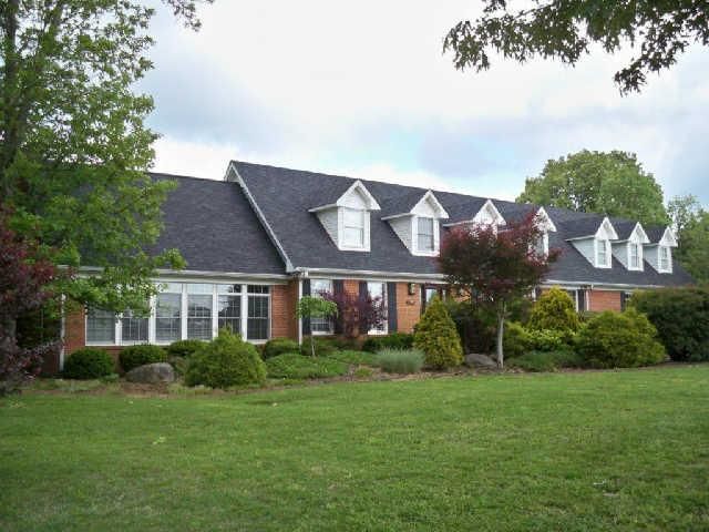 135 Sullivan Rd, Dickson, TN 37055