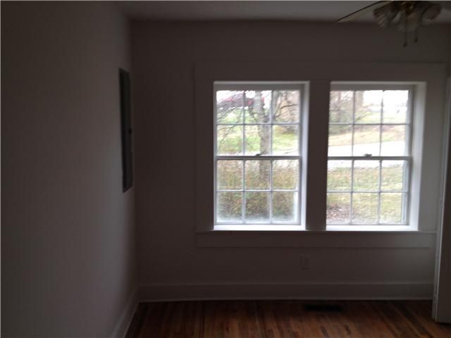 303 Railroad St, White Bluff, TN 37187