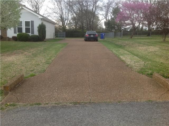 112 Robert Ave, White House, TN 37188