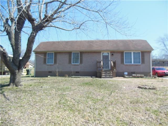 814 Goldcrest Dr, Springfield, TN 37172