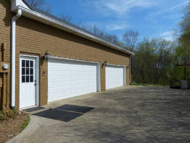 1598 Anderson Rd, Hendersonville, TN 37075