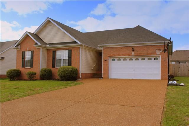1162 Flat Stone Dr, Gallatin, TN 37066