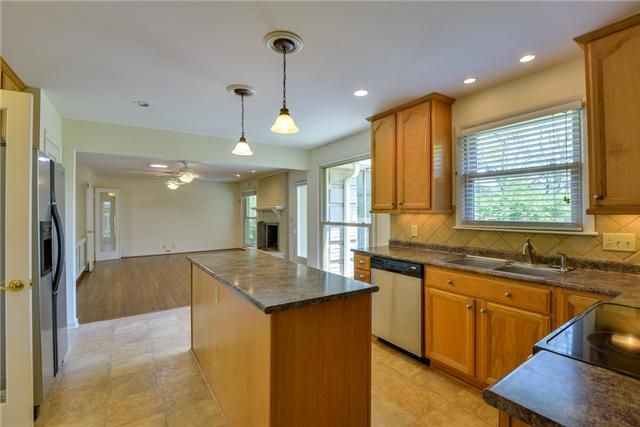 5803 Vine Ridge Dr, Nashville, TN 37205