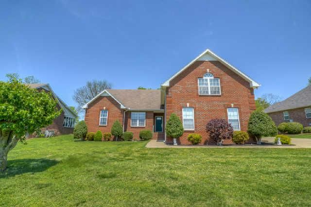 295 Bayhill Dr, Gallatin, TN 37066