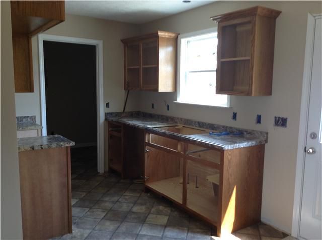 128 Thacker Dr, Portland, TN 37148