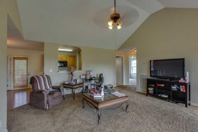 433 White Oak Trl, Spring Hill, TN 37174