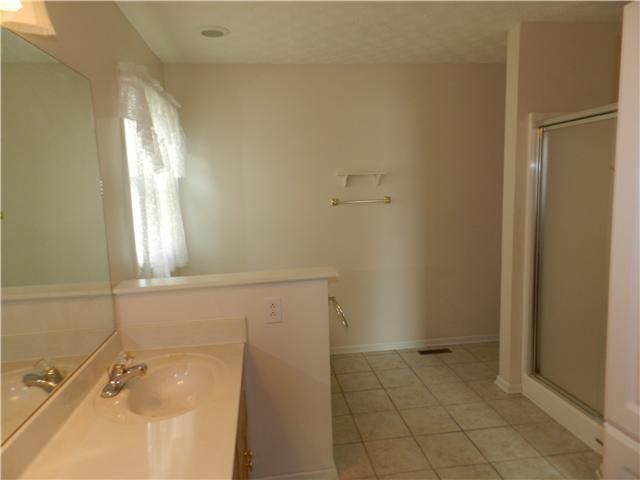 100 Foxrun, Springfield, TN 37172