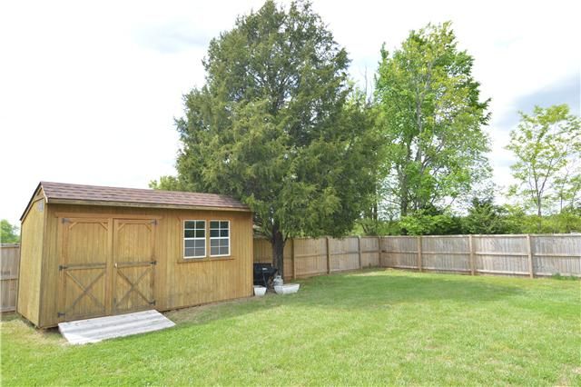 206 Fieldcrest Dr, Mount Juliet, TN 37122