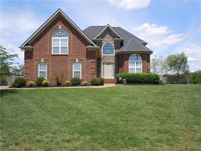 206 Fieldcrest Dr, Mount Juliet, TN 37122