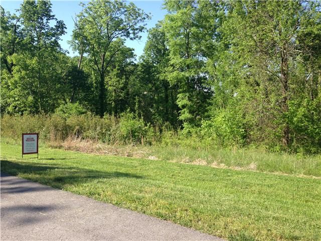 0 Oak Trail Dr, Columbia, TN 38401