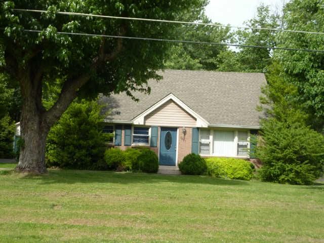 2007 Old Greenbrier Pike, Greenbrier, TN 37073