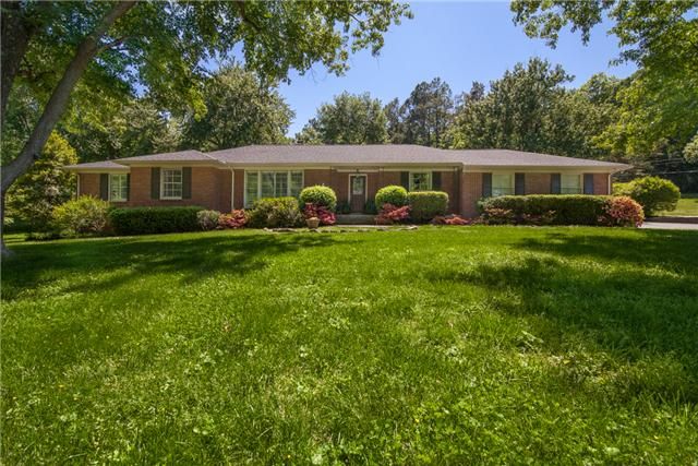 827 Brentview Dr, Nashville, TN 37220