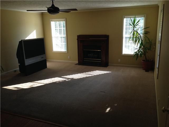 2214 Delay Dr, Lascassas, TN 37085