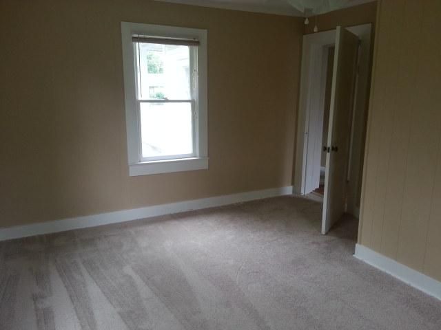 705 W Walnut St, Dickson, TN 37055