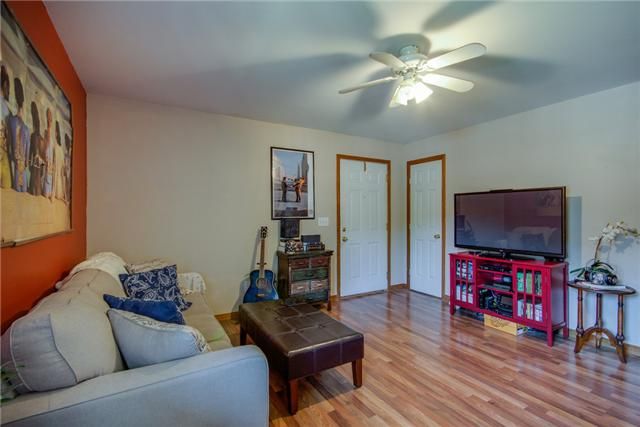 207 Brooke Castle Dr, Hermitage, TN 37076