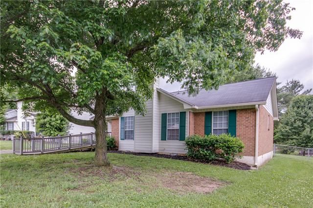 1012 Carriage Way Ct, Hermitage, TN 37076
