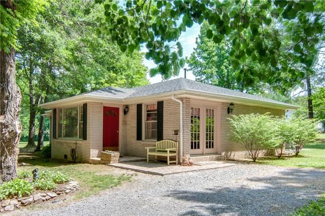 1070 Fabric Rd, Dickson, TN 37055