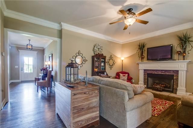606 River Birch Dr, Murfreesboro, TN 37130