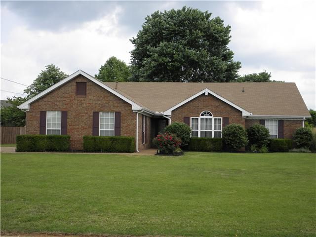402 Valley View Dr, Smyrna, TN 37167