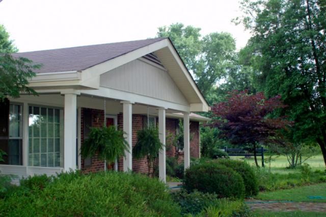 2121 Neelys Bend Rd, Madison, TN 37115