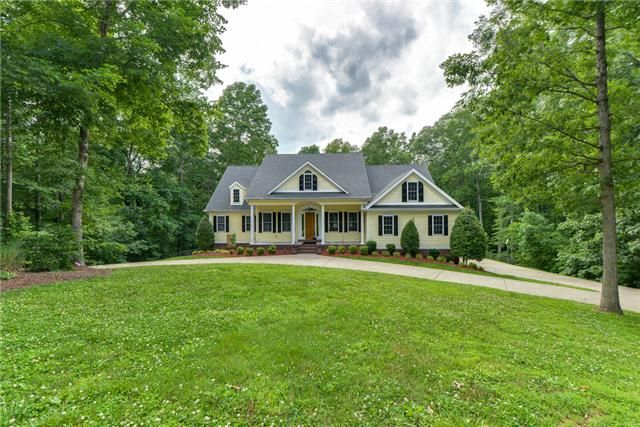 211 Scenic Dr, Dickson, TN 37055