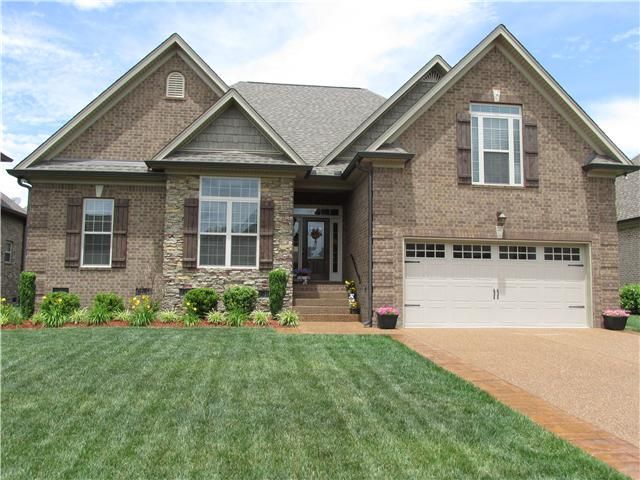2013 Stonebrook Cir, Mount Juliet, TN 37122