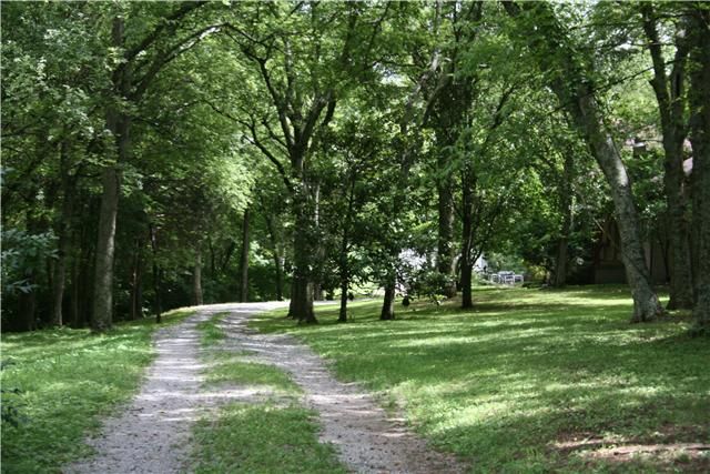 2715 Thompson Station Rd E, Thompsons Station, TN 37179