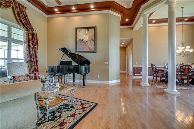 111 Gaston St, Hendersonville, TN 37075