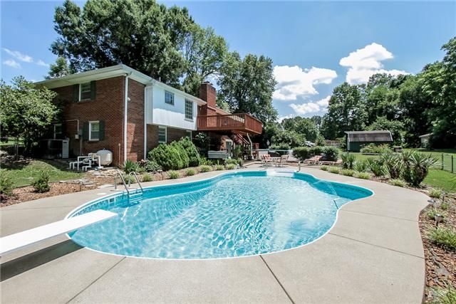 319 Rembrandt Dr, Old Hickory, TN 37138