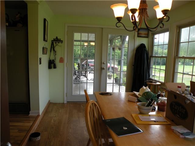 1131 E Ab Wade Rd, Portland, TN 37148