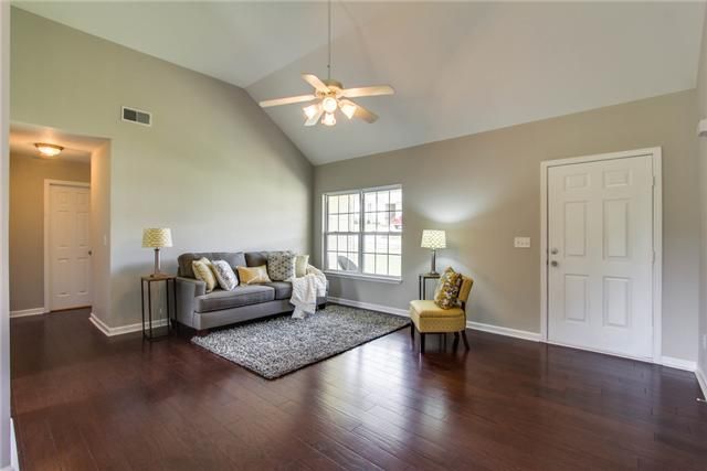 107 Saddle Creek Cir, Dickson, TN 37055